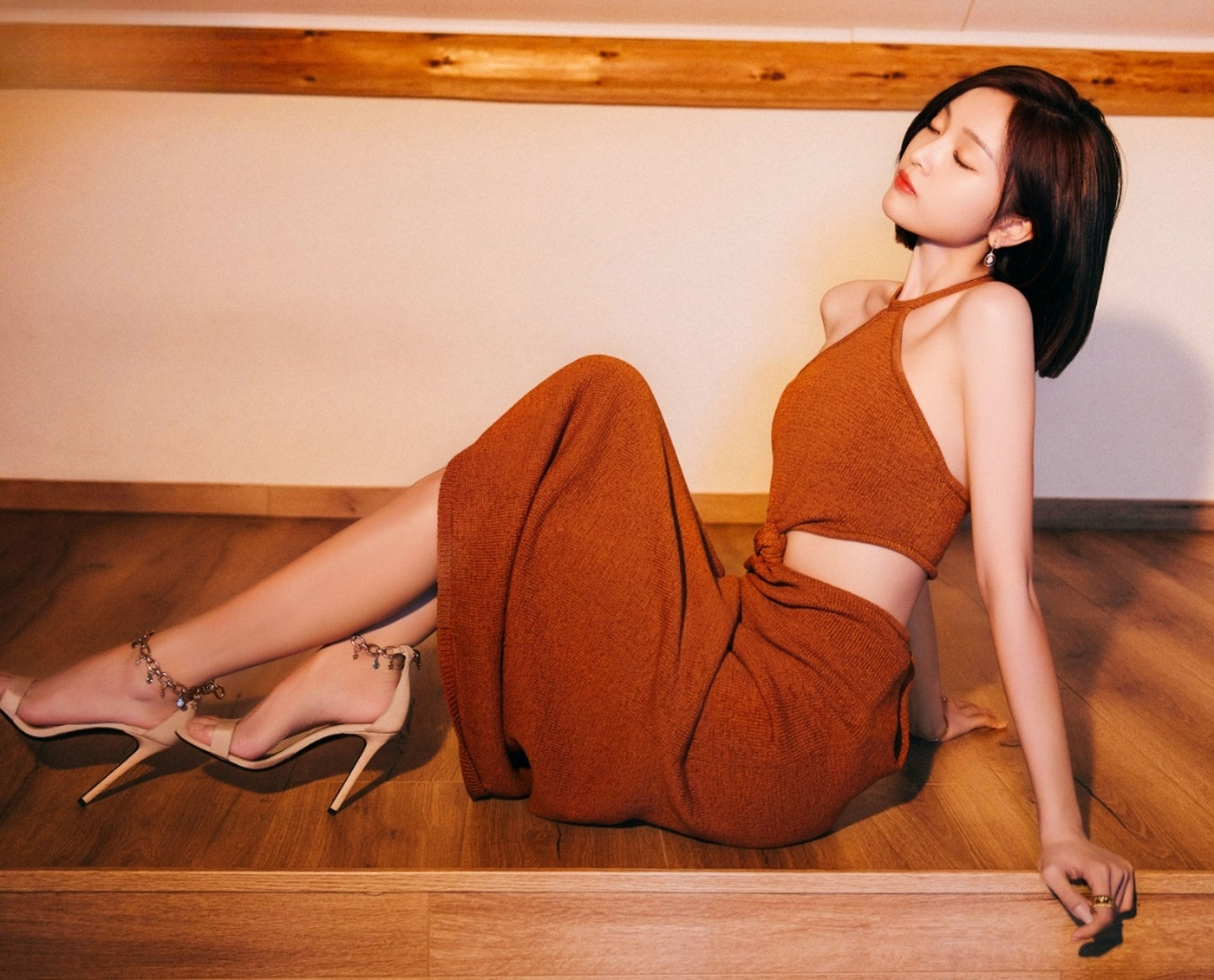 吴宣仪  光滑美腿和白嫩玉足合集