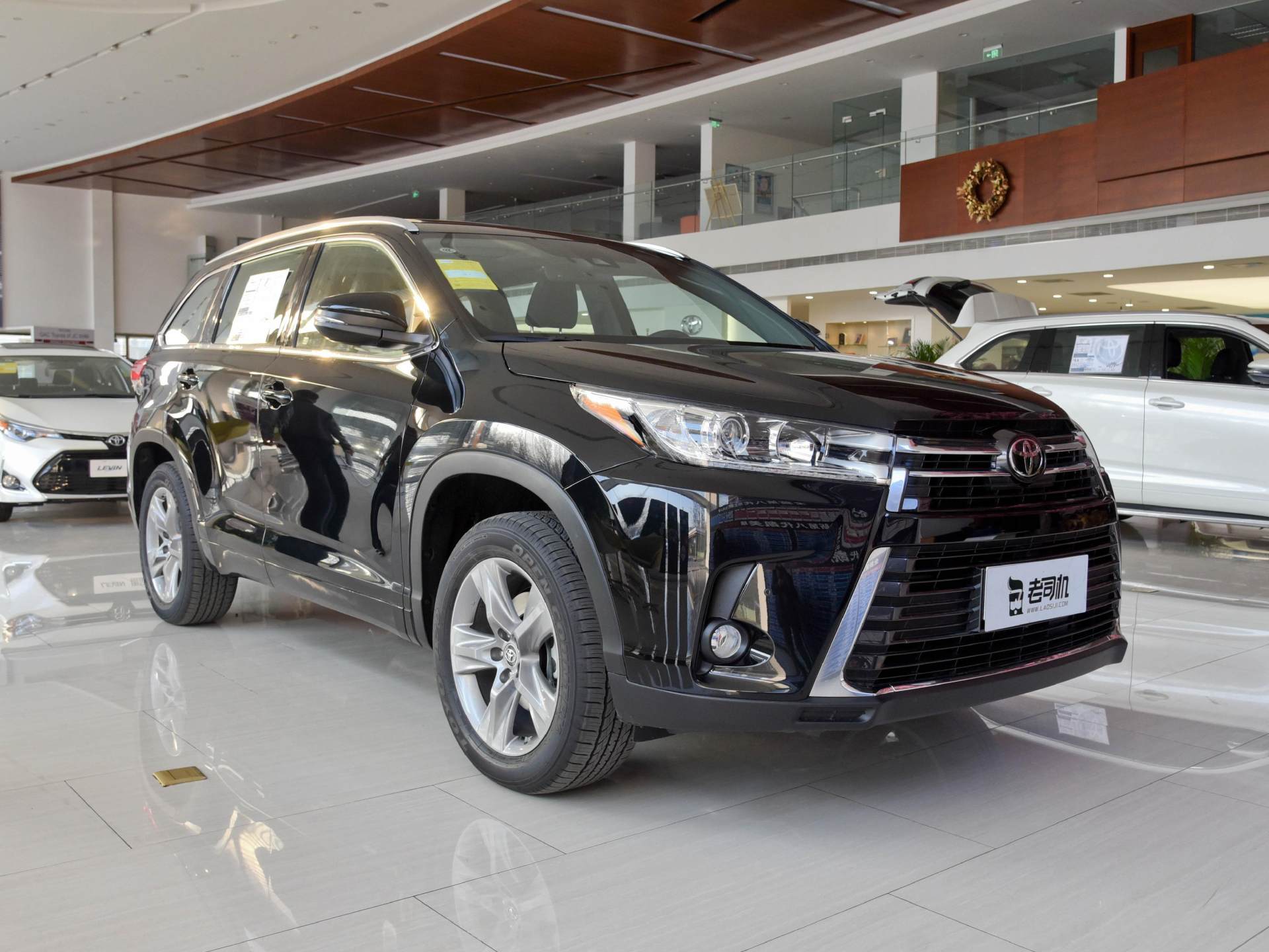 30万左右超保值的suv,丰田汉兰达,开3年还能6折卖!