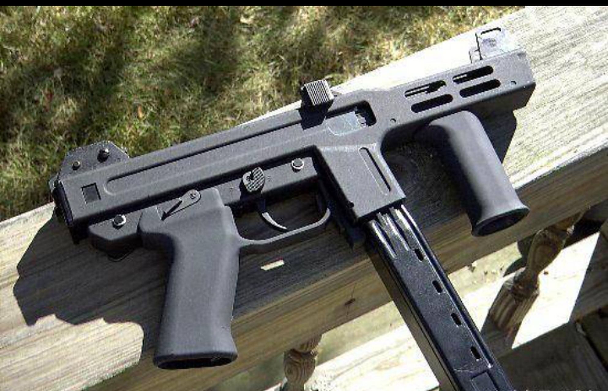 反恐神器已有40年历史 幽灵m4冲锋枪  幽灵m4冲锋枪于1982年由意大利