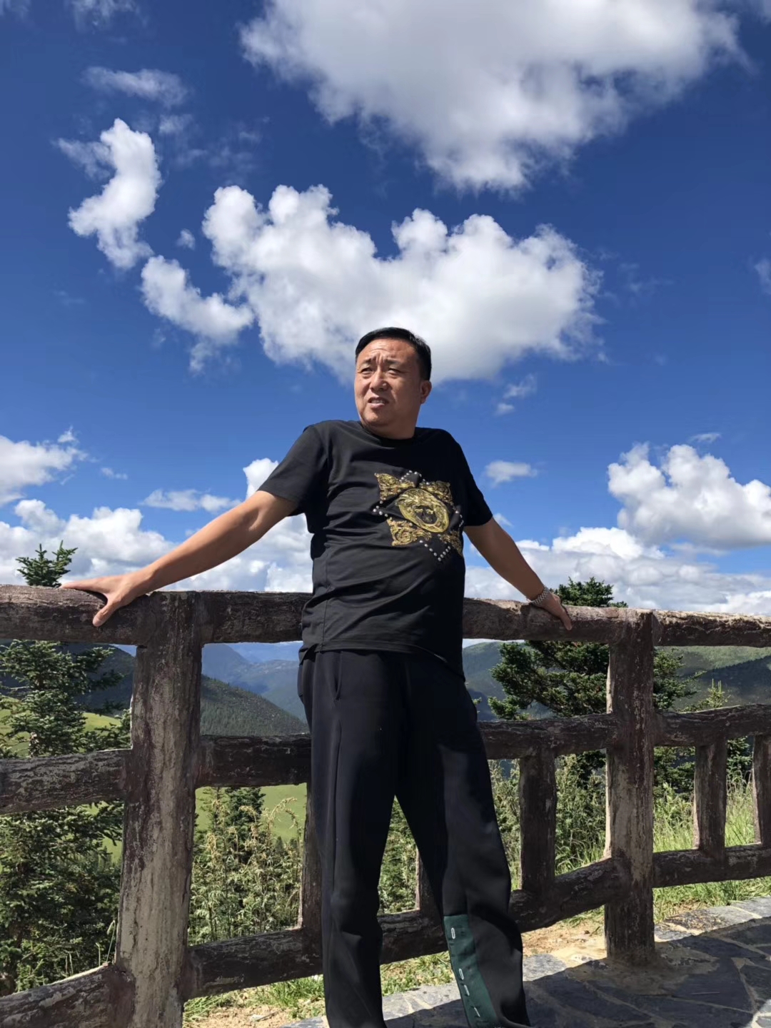 宗亲会中的大爱:杨立章的奉献与领导力