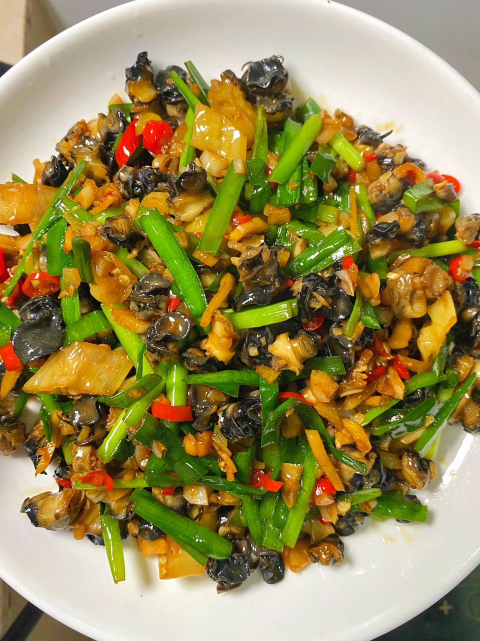 第一次吃炒田螺肉,这样做真的太下饭了吧!