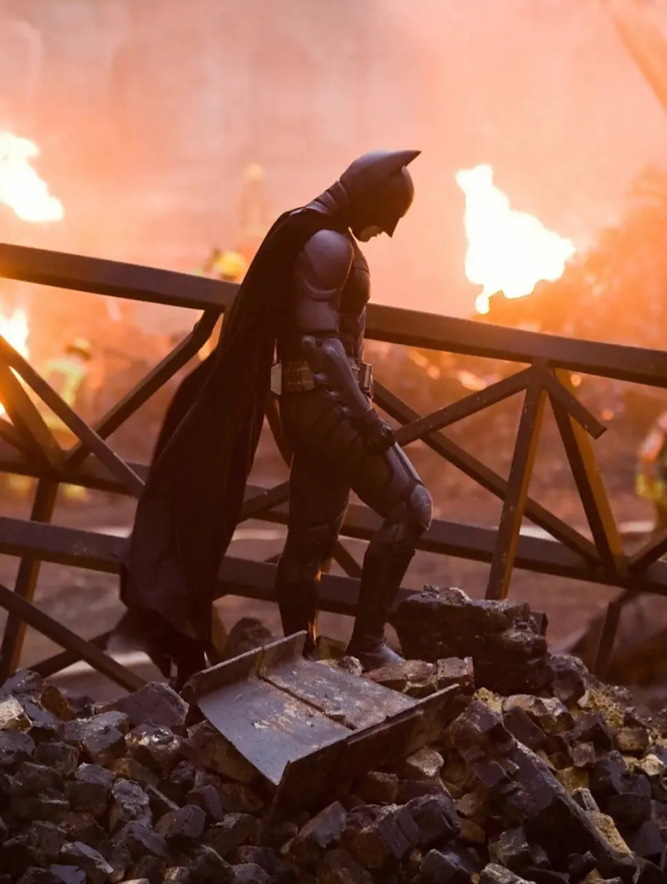 电影推荐《蝙蝠侠:黑暗骑士》是由克里斯托弗·诺兰执导的超级英雄