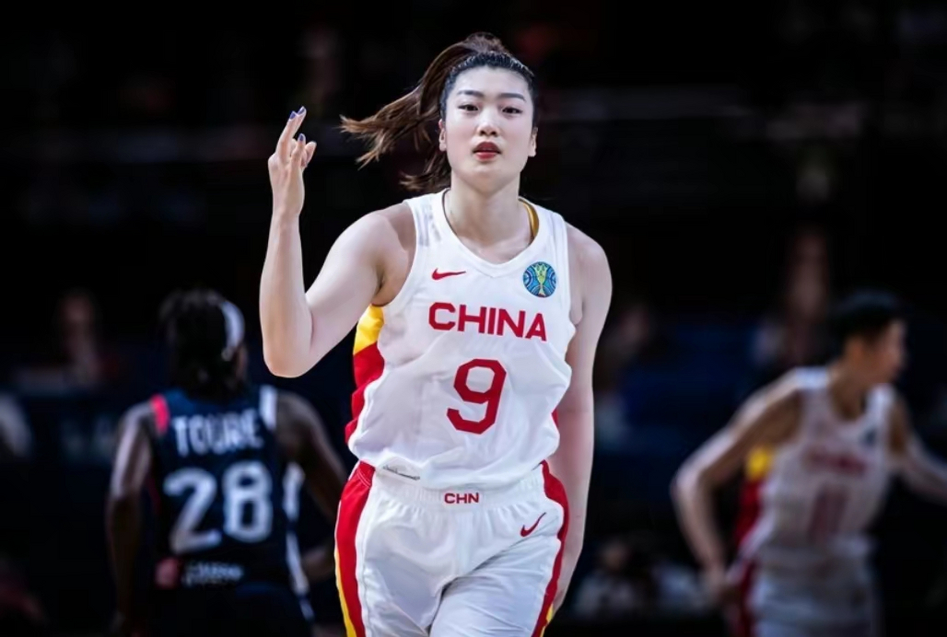 近期李梦韩旭等主力球员也是火速归队,助力中国女篮征战亚洲杯,争取