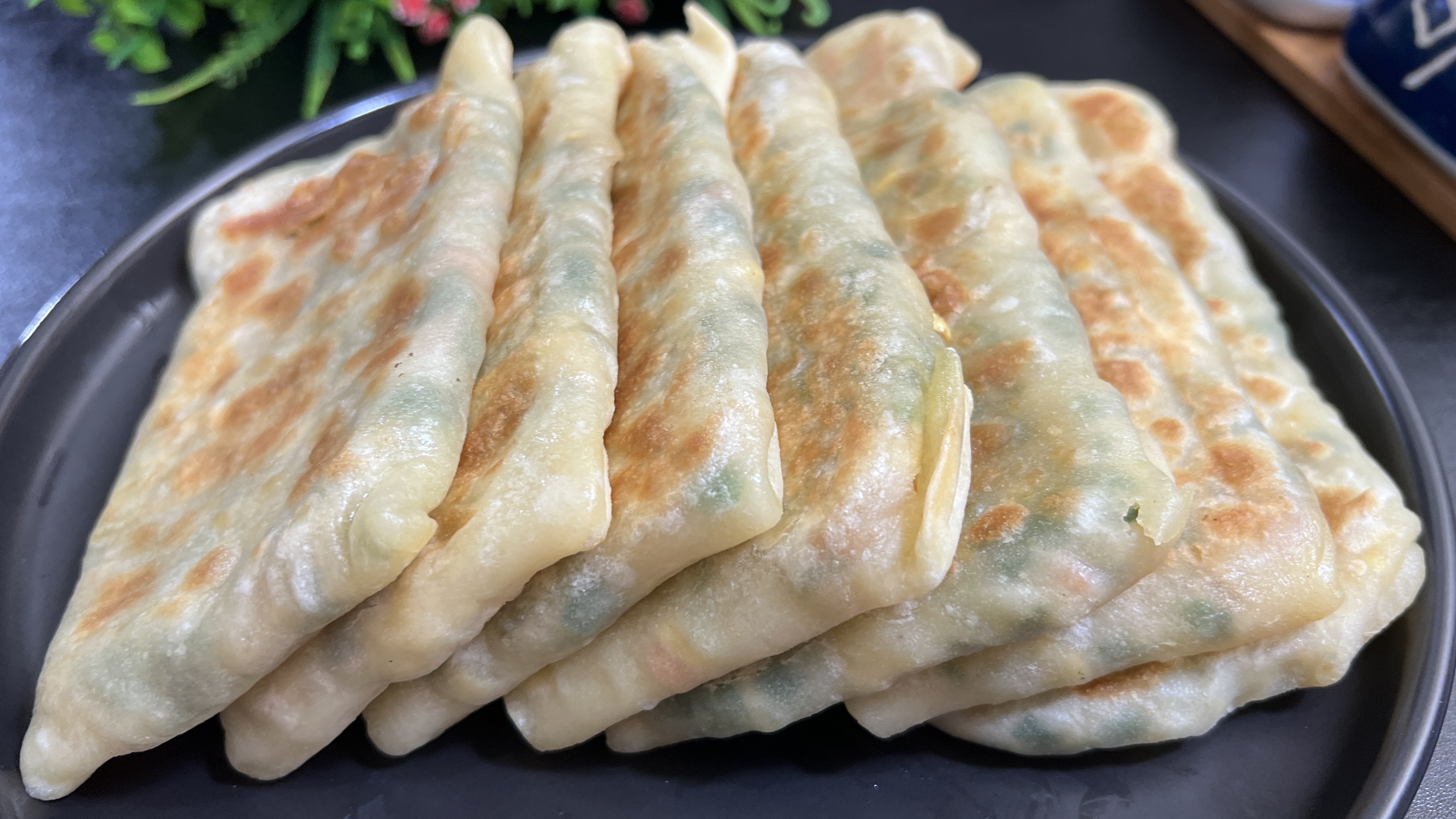 立冬后要多吃这馅的菜盒子,3天不吃就想的慌,皮软馅香凉了不硬