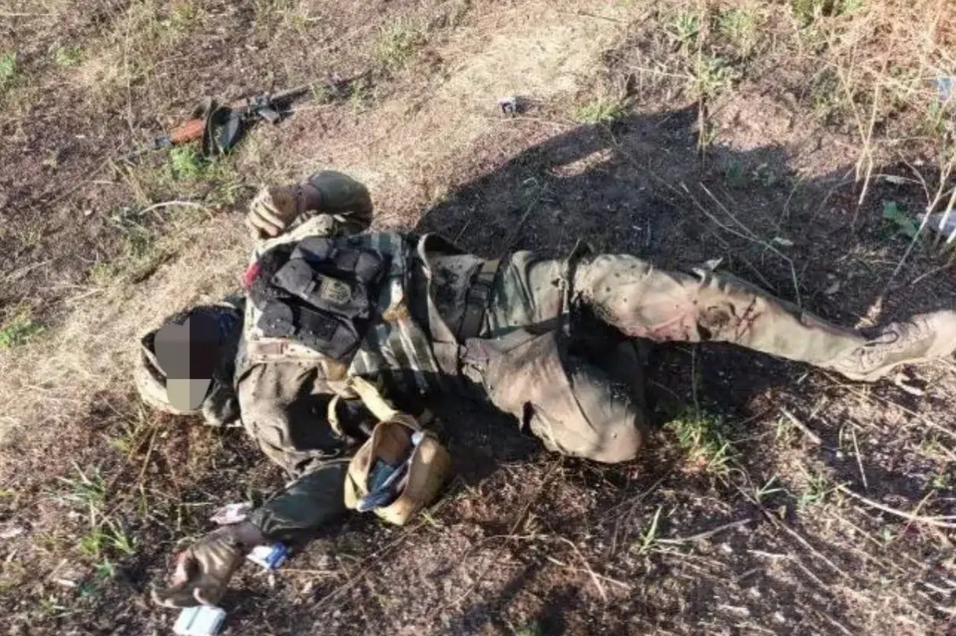 连战死的士兵都没有人收走,你觉乌克兰当局还会补贴他们家人抚恤金吗?