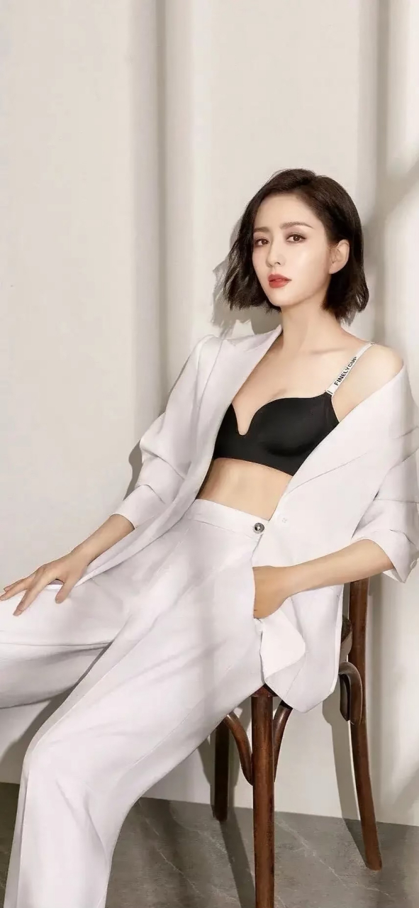 佟丽娅内衣写真