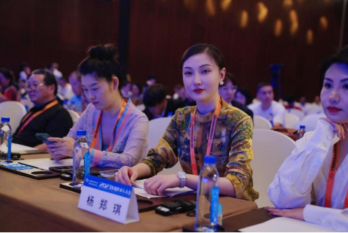 "云朵艾杨"创始人杨郑琪女士受邀参加2023世界非遗传承人大会