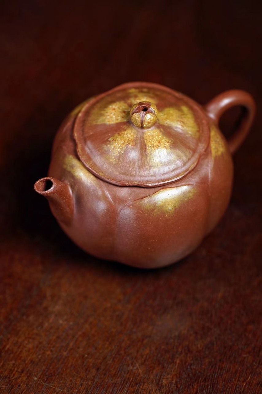 陆婷 全手原创作品 玉兰疏香 120cc,手中宝藏小壶 玩味十足#紫砂壶