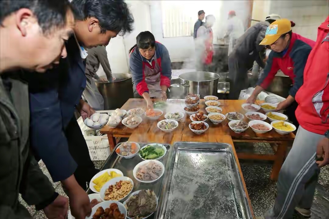 云南省吃杀猪饭图片图片