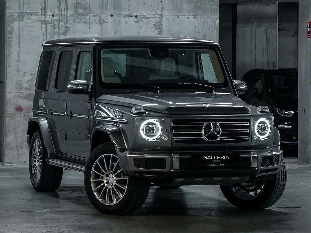 奔驰g400d,柴油3.0t发动机,330匹马力,落地超180万