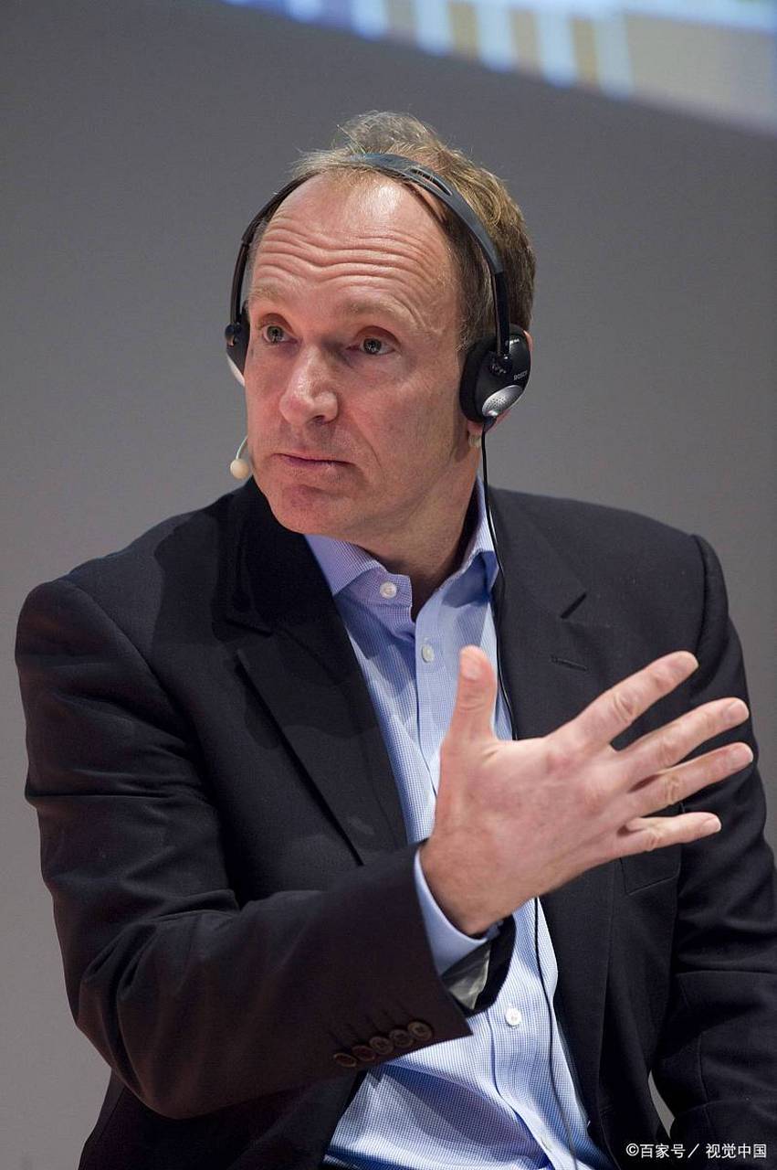 1989年:互联网的发明者蒂姆·伯纳斯-李(tim berners-lee)提交了一份