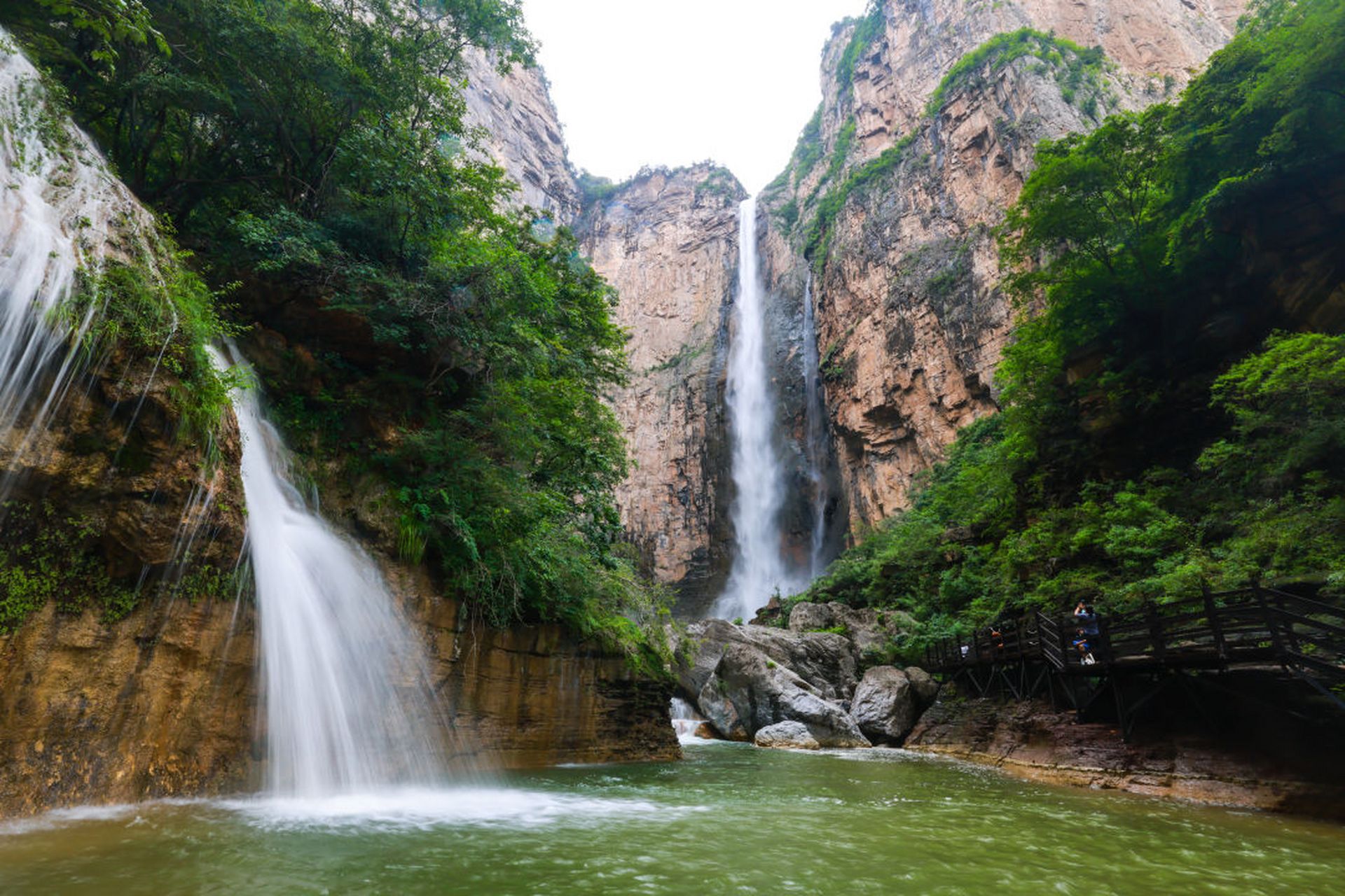 峭壁如屏,银瀑飞泻02单级落差314米的云台天瀑展雄姿!