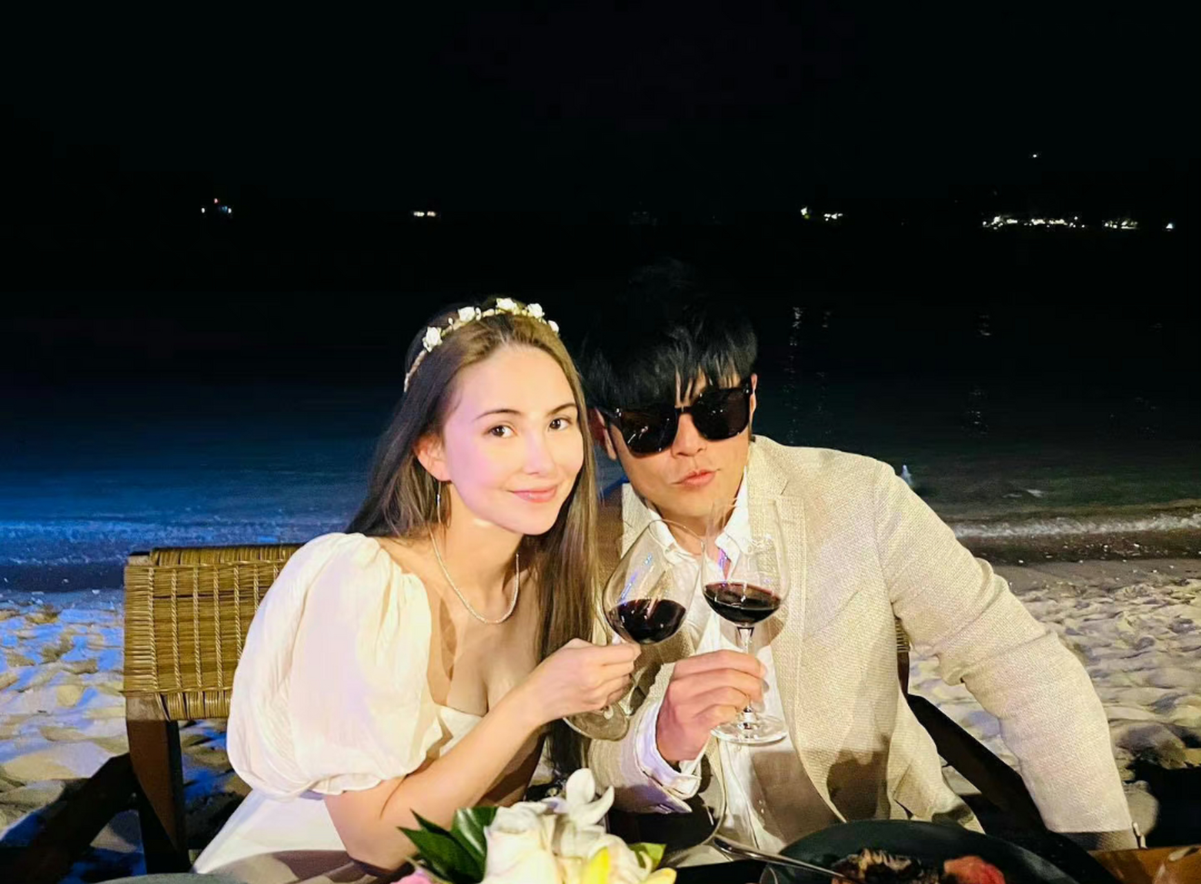 周杰伦祝昆凌30岁生日快乐!