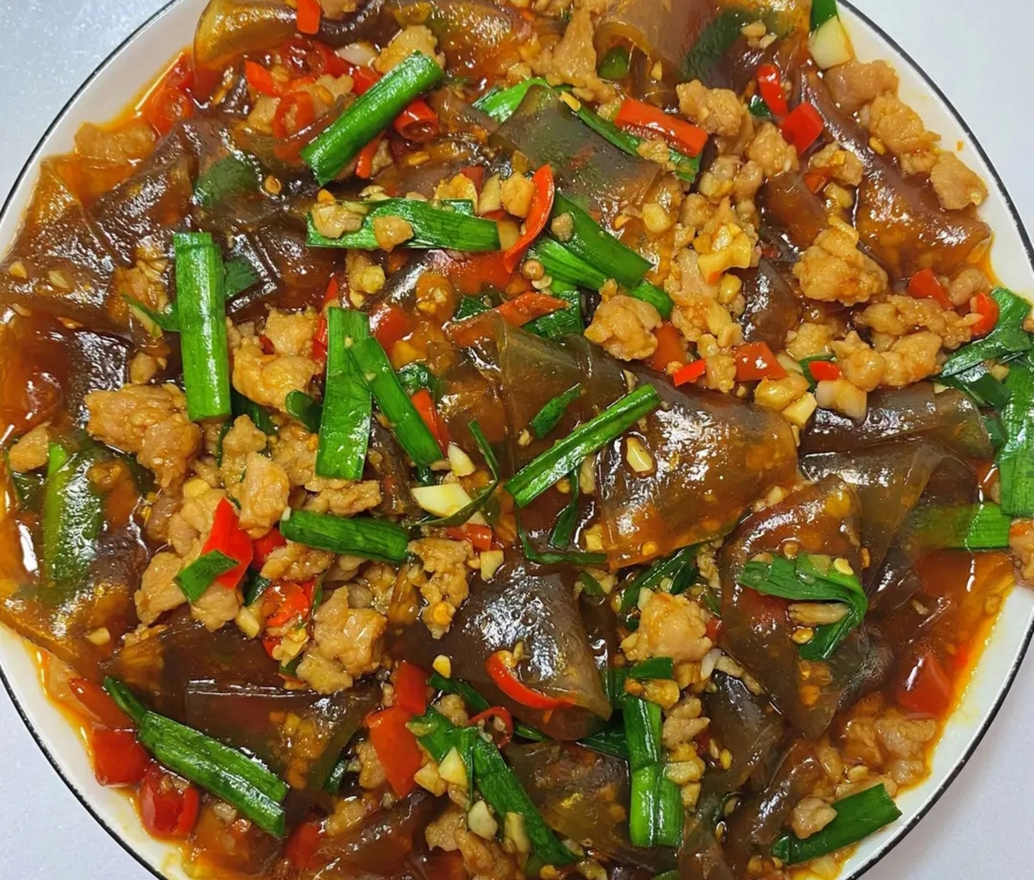 我的美食分享#  肉末烧粉皮  食材:粉皮 ,鲜椒蒜蓉酱,肉沫,韭菜