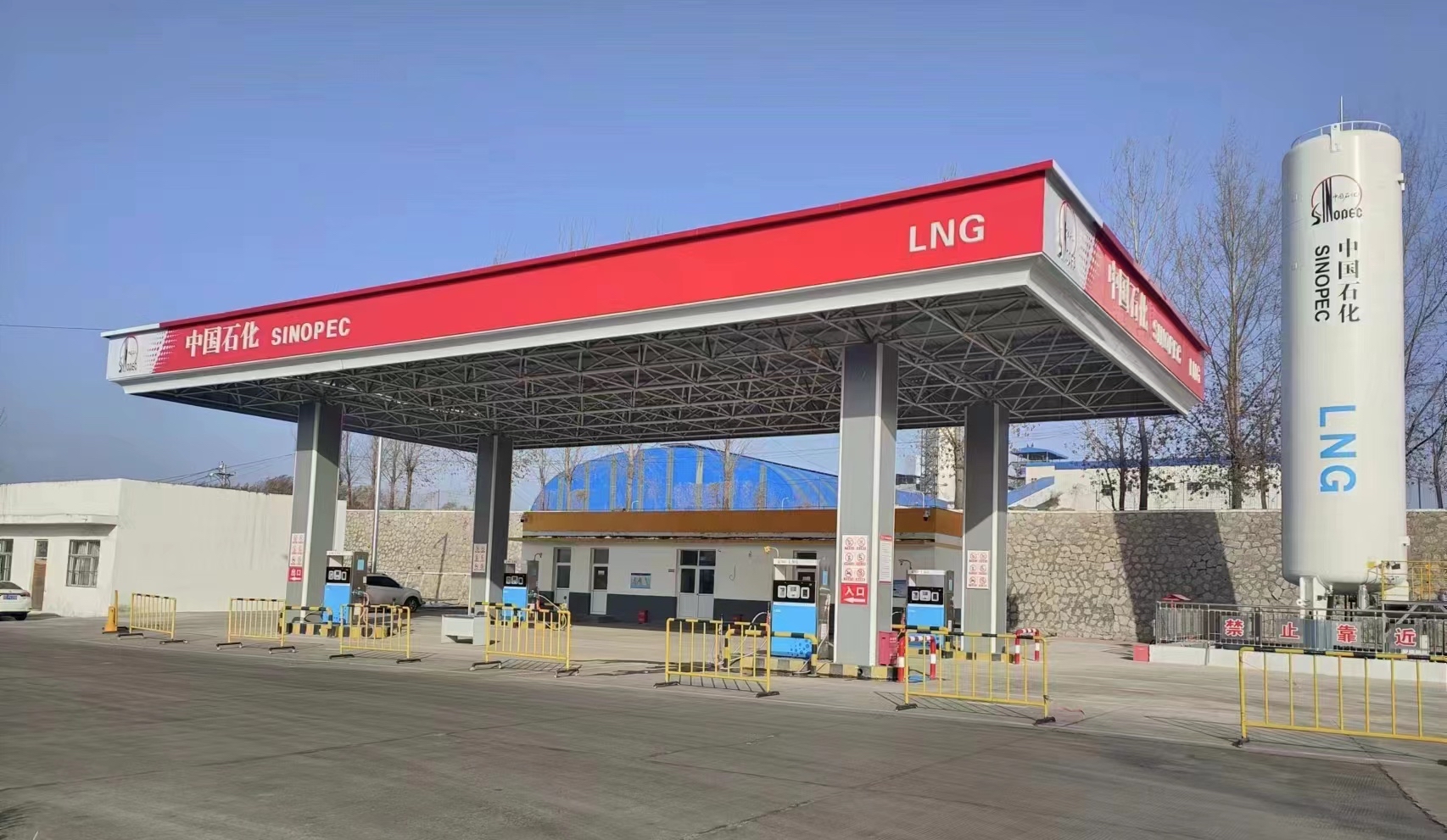 交投综服公司高平服务区lng加气站点亮品牌服务新亮点