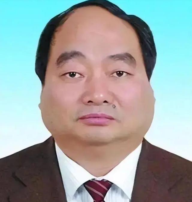 案例:重庆色书记雷政富遭遇"仙人跳",被吓得当场尿了