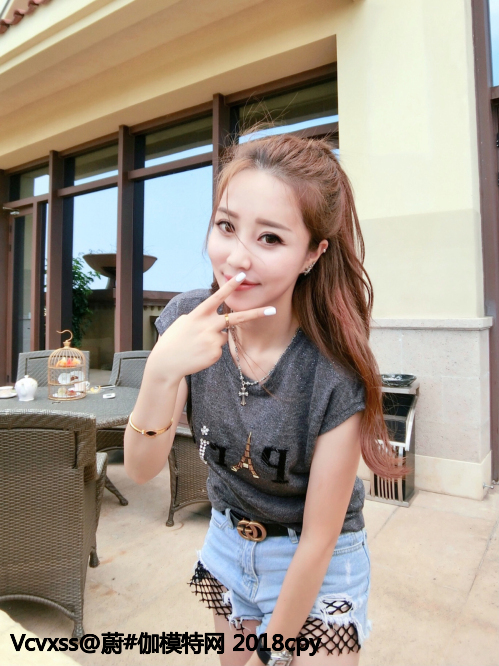 车展上的那些车模是全职的还是兼职的?她们都是些什么人?