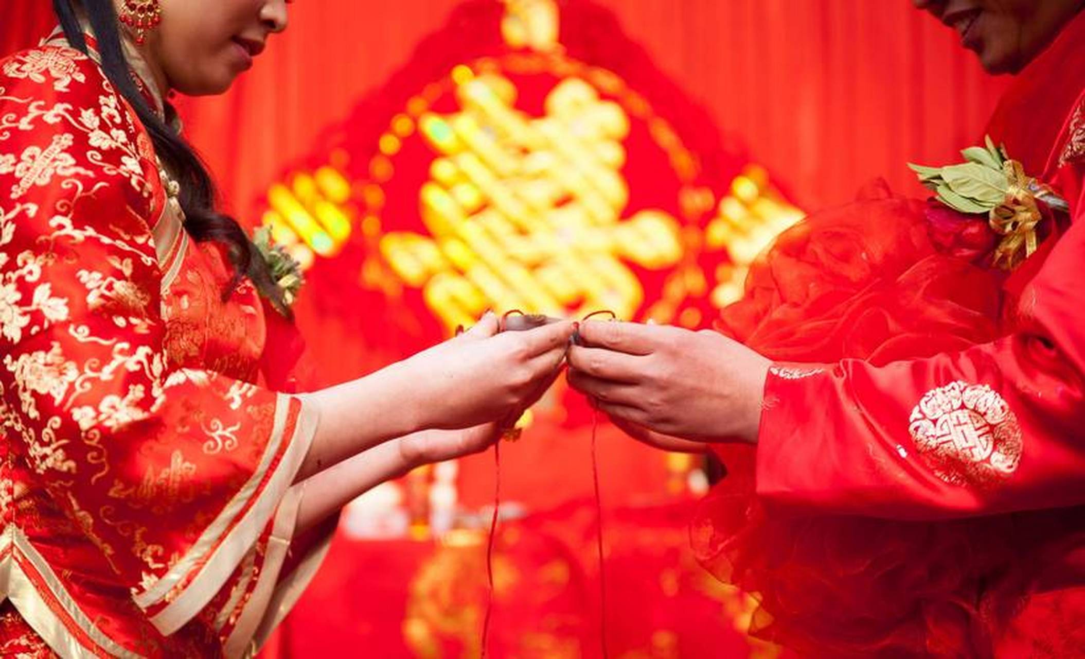 广西男子做上门女婿,结婚当天却气愤离去,原因是他只拿到了8万元,而