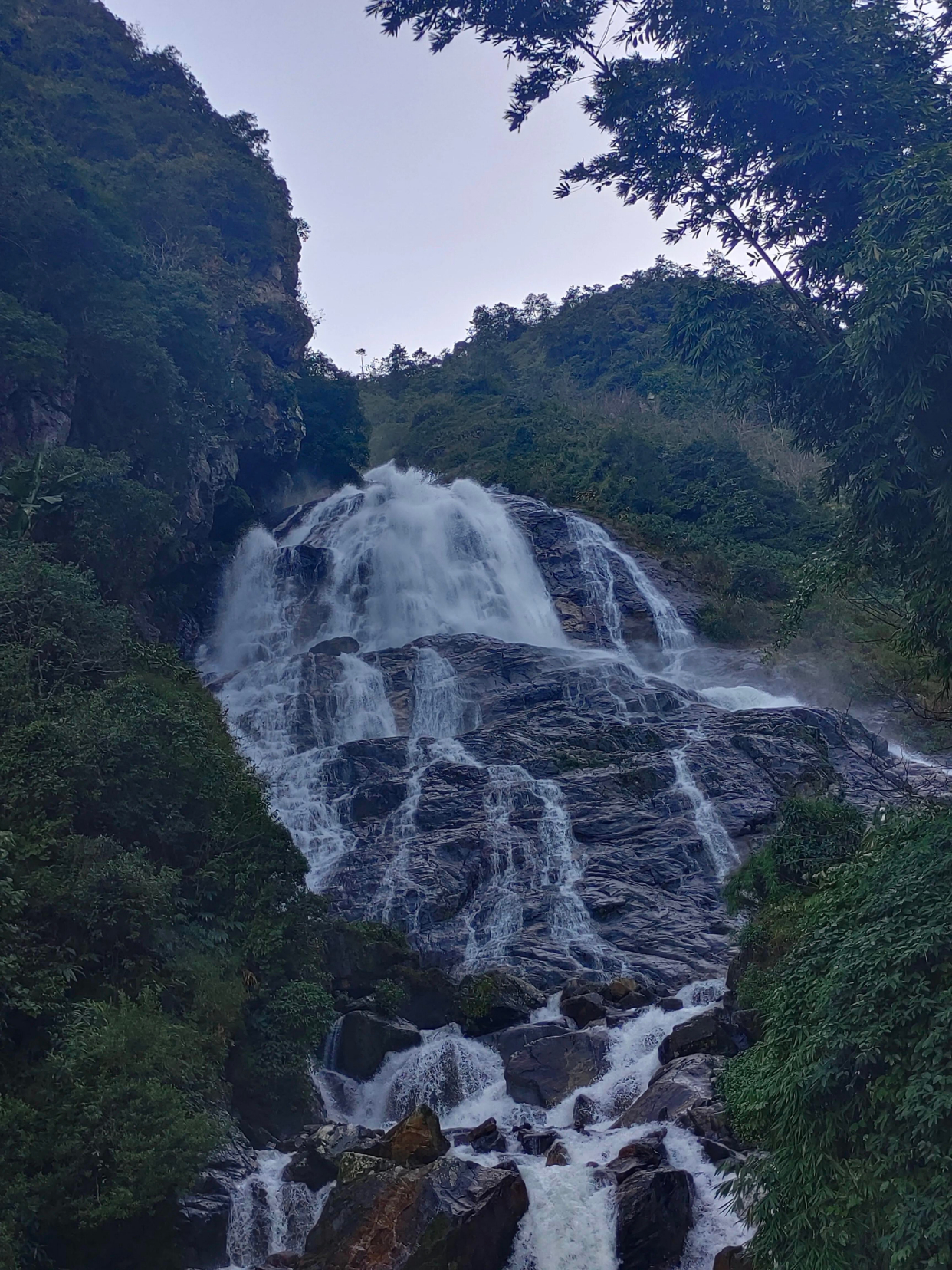 玉溪新平哀牢山景區你去過嗎,徒步穿越石門峽:這裡就是人間仙境