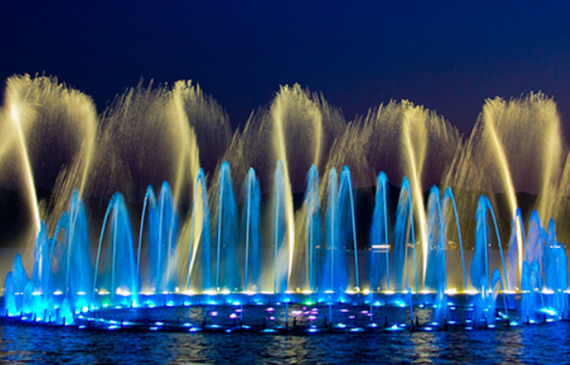 即日起至五一结束,双鹤湖中央公园 鹤之灵大型音乐喷泉与您不见不散