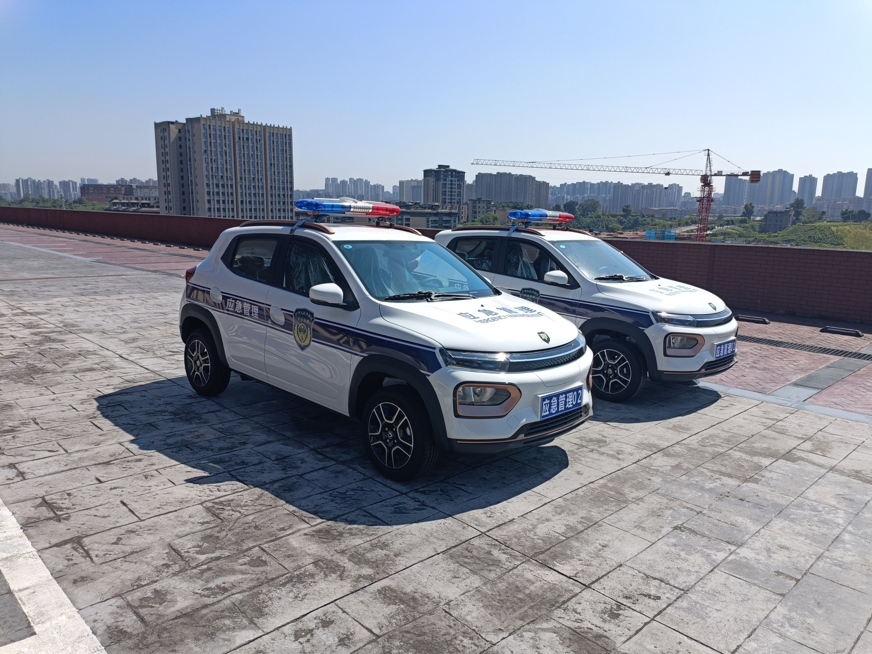 纯电动巡逻车具备良好的动力性能和操控性能,能够在道路上以较高的