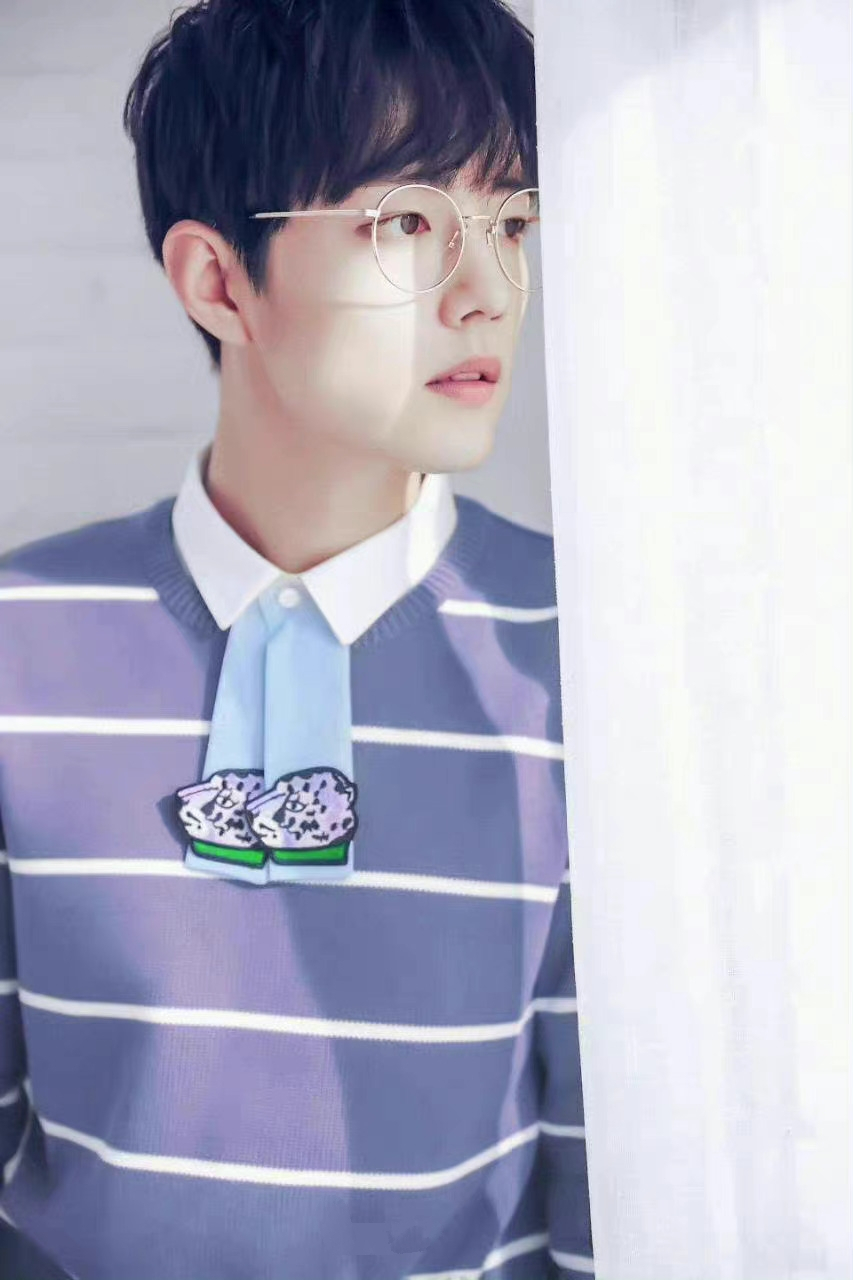 肖战,路的开始是你, 路的尽头依然是你  #肖战#    #百家号星火籍划