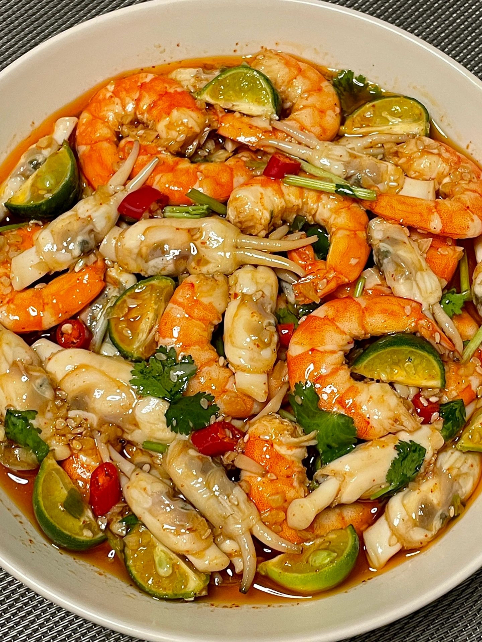 这道捞汁小海鲜真的好吃呀! 虾仁q弹入味!蛏子鲜嫩!