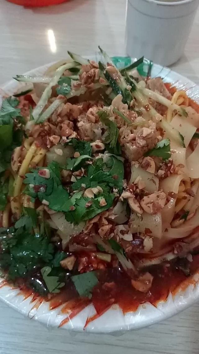 新疆的黄面凉皮