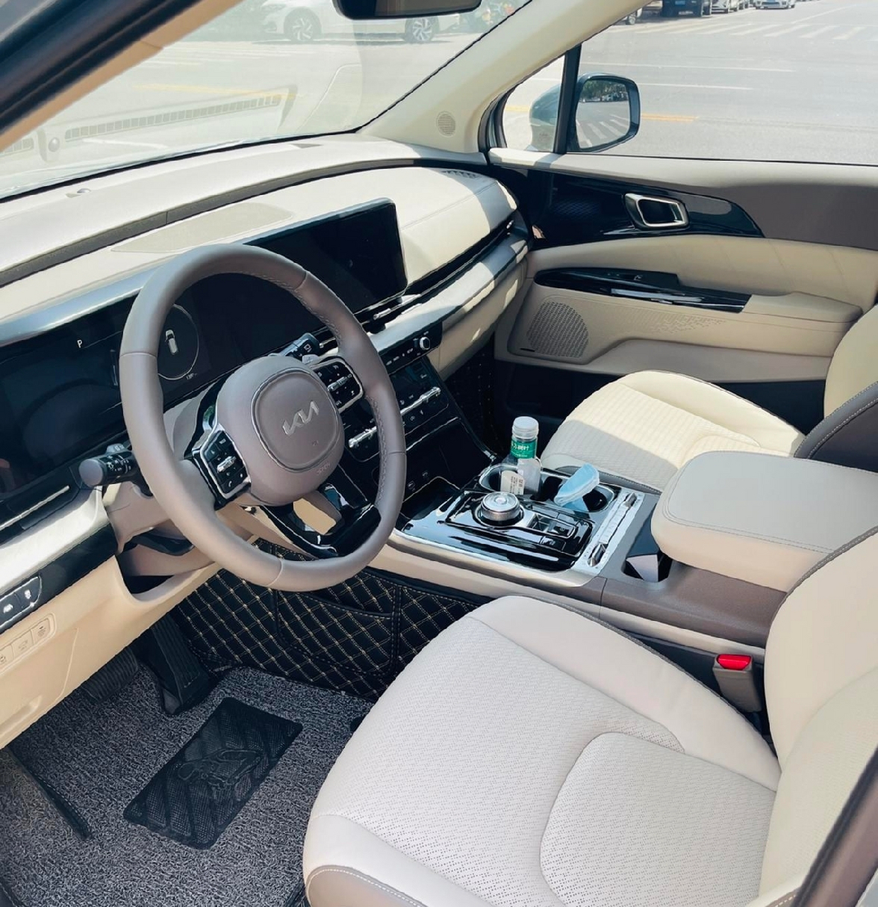 零部件全部进口,国内组装而来的起亚嘉华,在美国仅仅卖21万多人民币