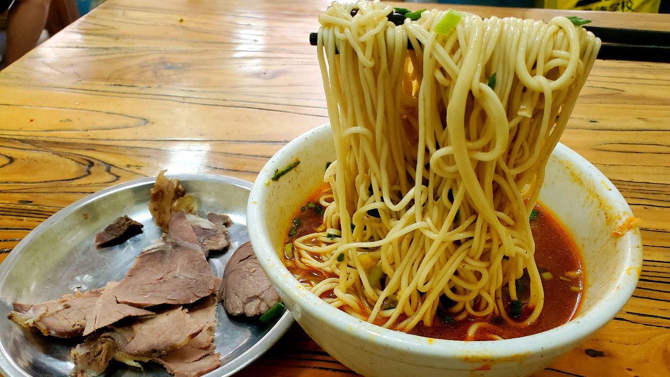 兰州街头很常见的一种小吃,每个兰州人都吃过,你吃过吗