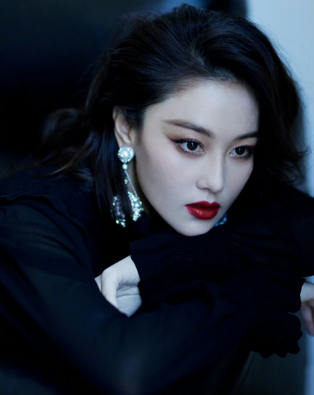 带上眼睛,知性女青年 #张馨予