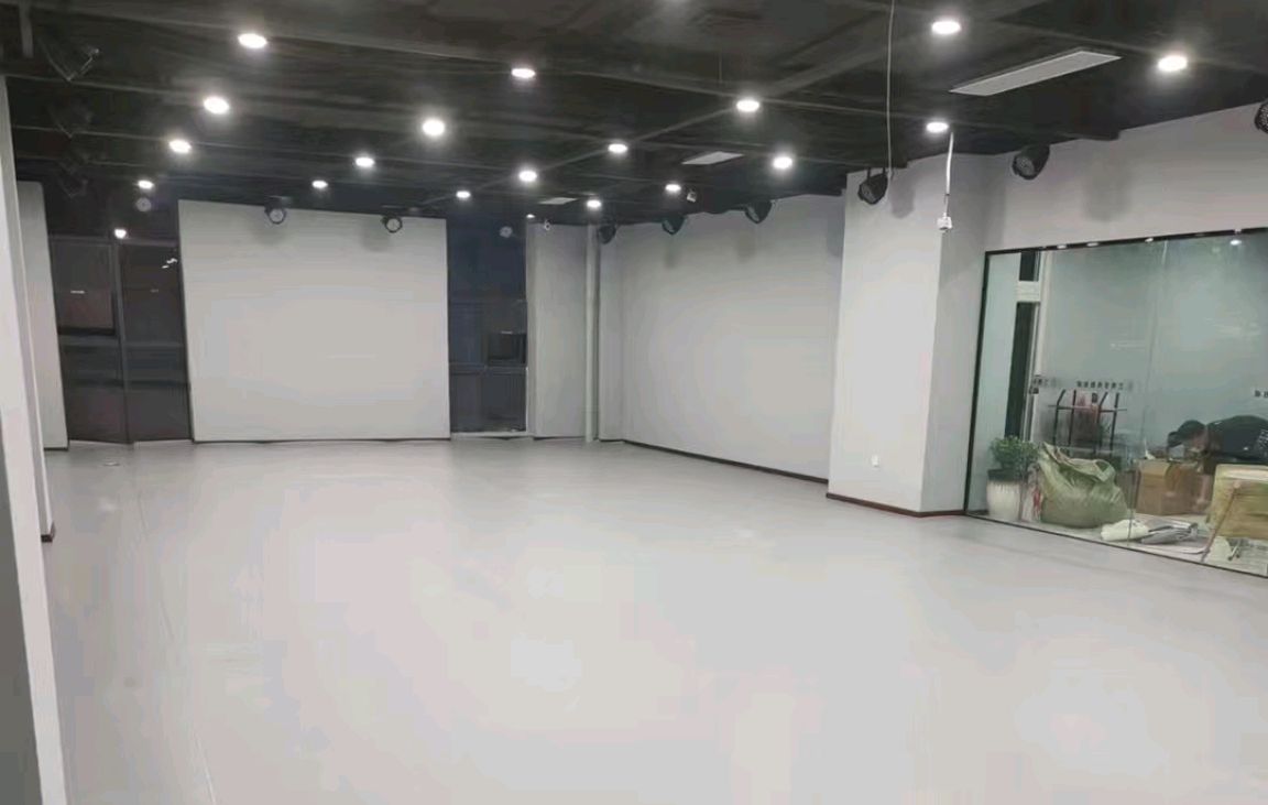 舞蹈地胶越软越好吗?