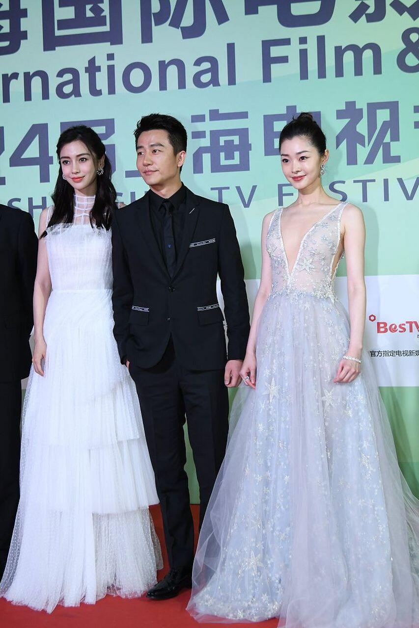 杨颖和宋轶合影,"浓颜美女"和"淡颜美女"的差别,一目了然!