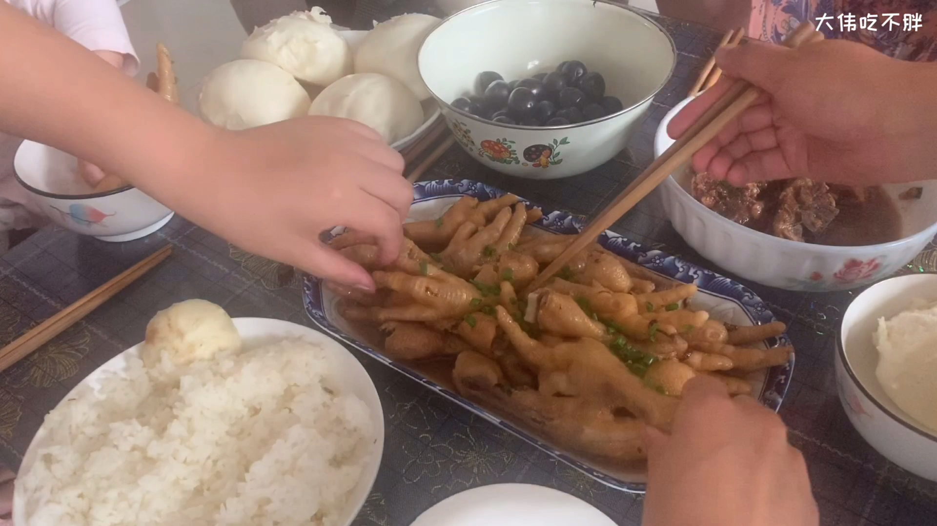 卤鸡爪,骨头都酥了,快来看看怎么做的吧