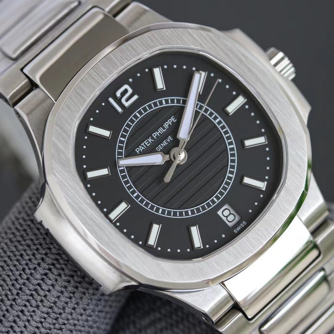 百达翡丽运动优雅鹦鹉螺女款腕表pp7008!细节: 16615搭配cal.