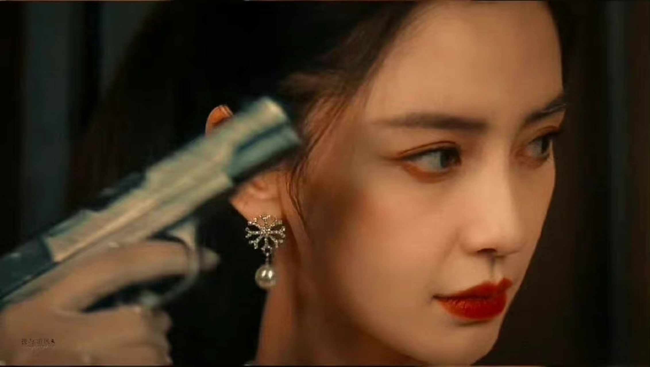 近日,一段关于杨颖抽烟的视频, 引发网友关注.