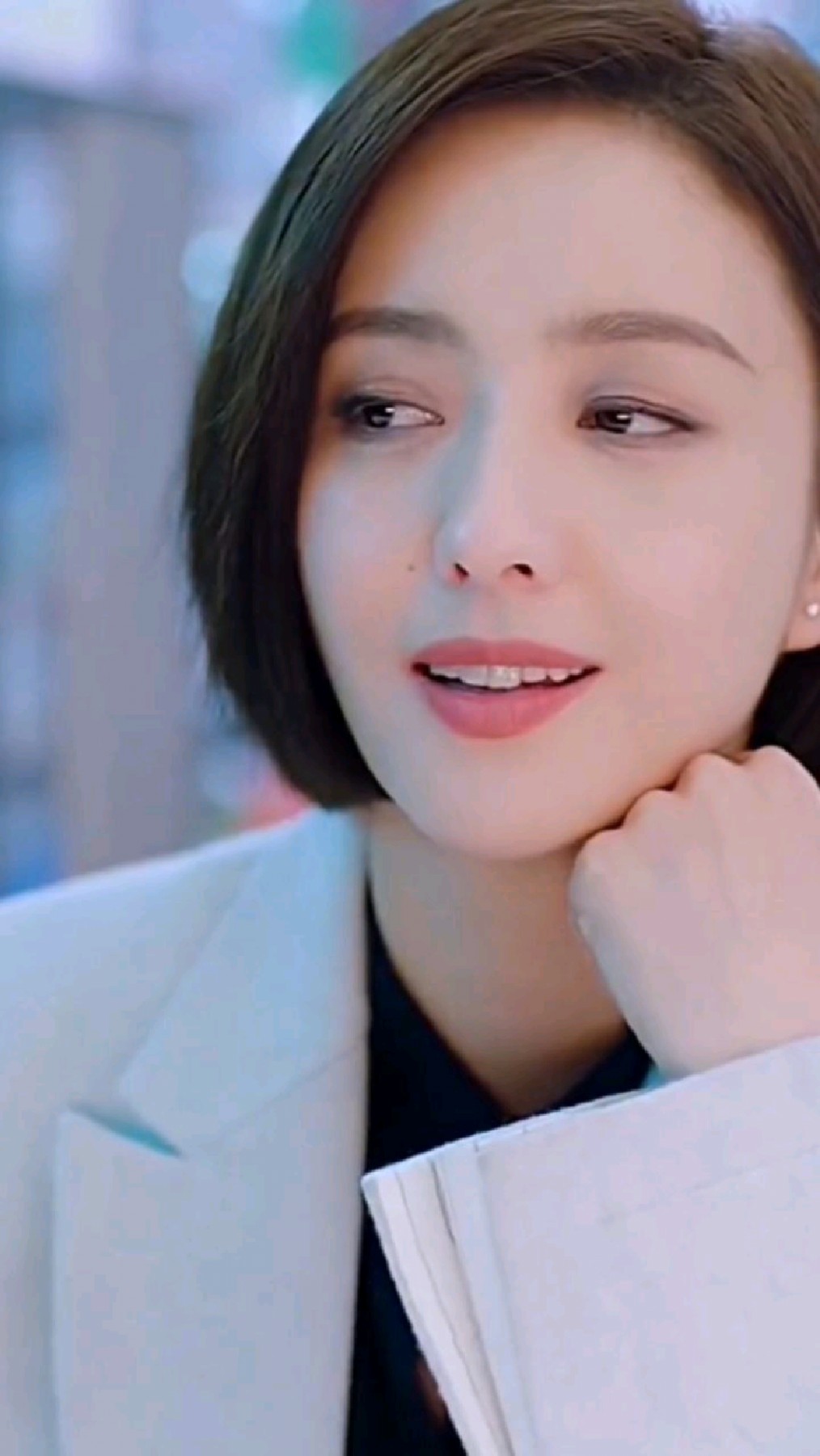 佟丽娅穿机长制服真帅