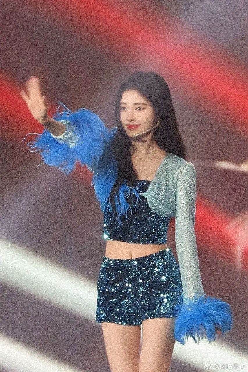 鞠婧祎 许佳琪 孙芮 袁一琦  周诗雨 段艺璇 王奕 赵粤 李艺彤