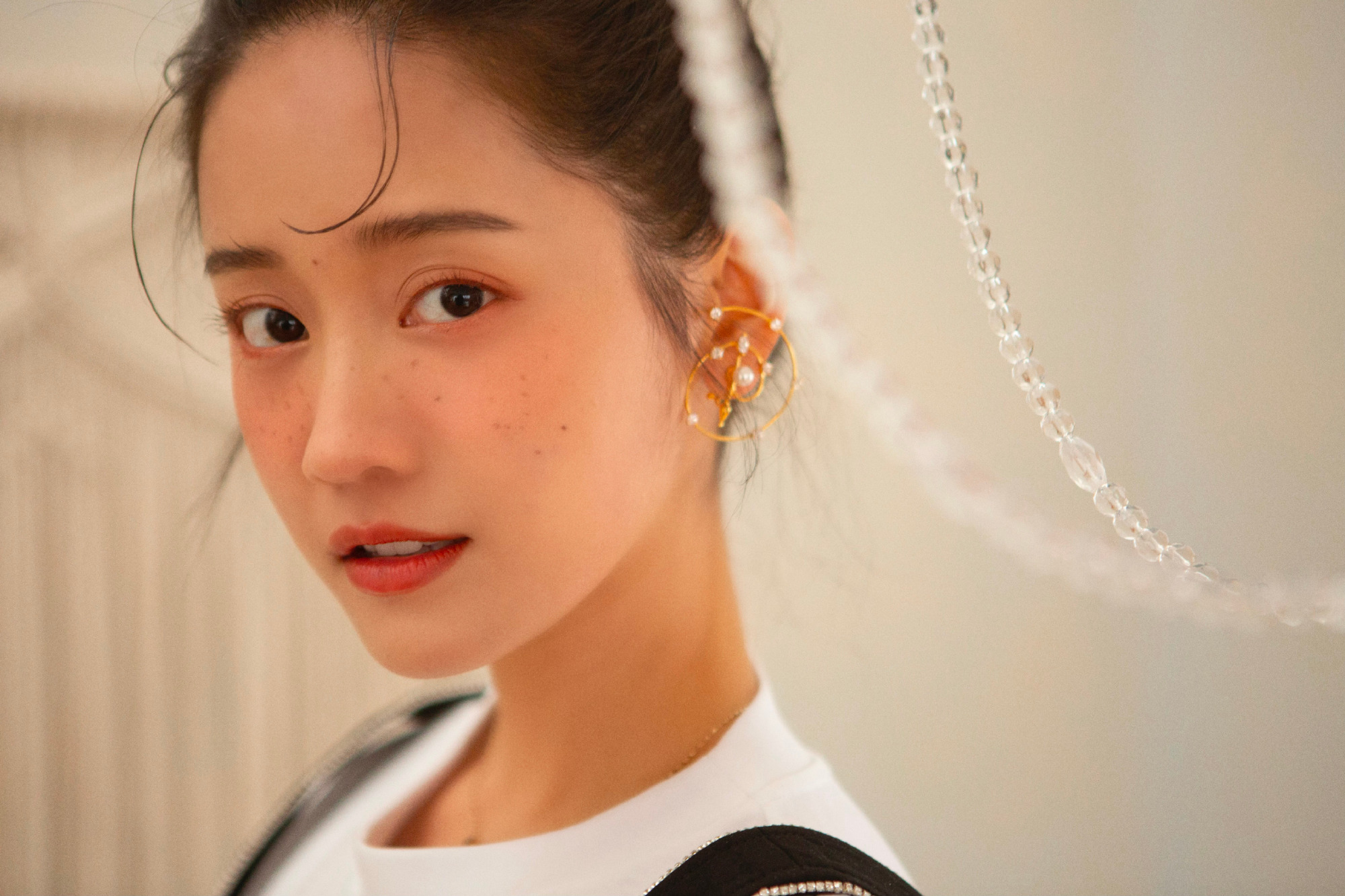 "美少女"郑湫泓:清纯可爱,美丽大方