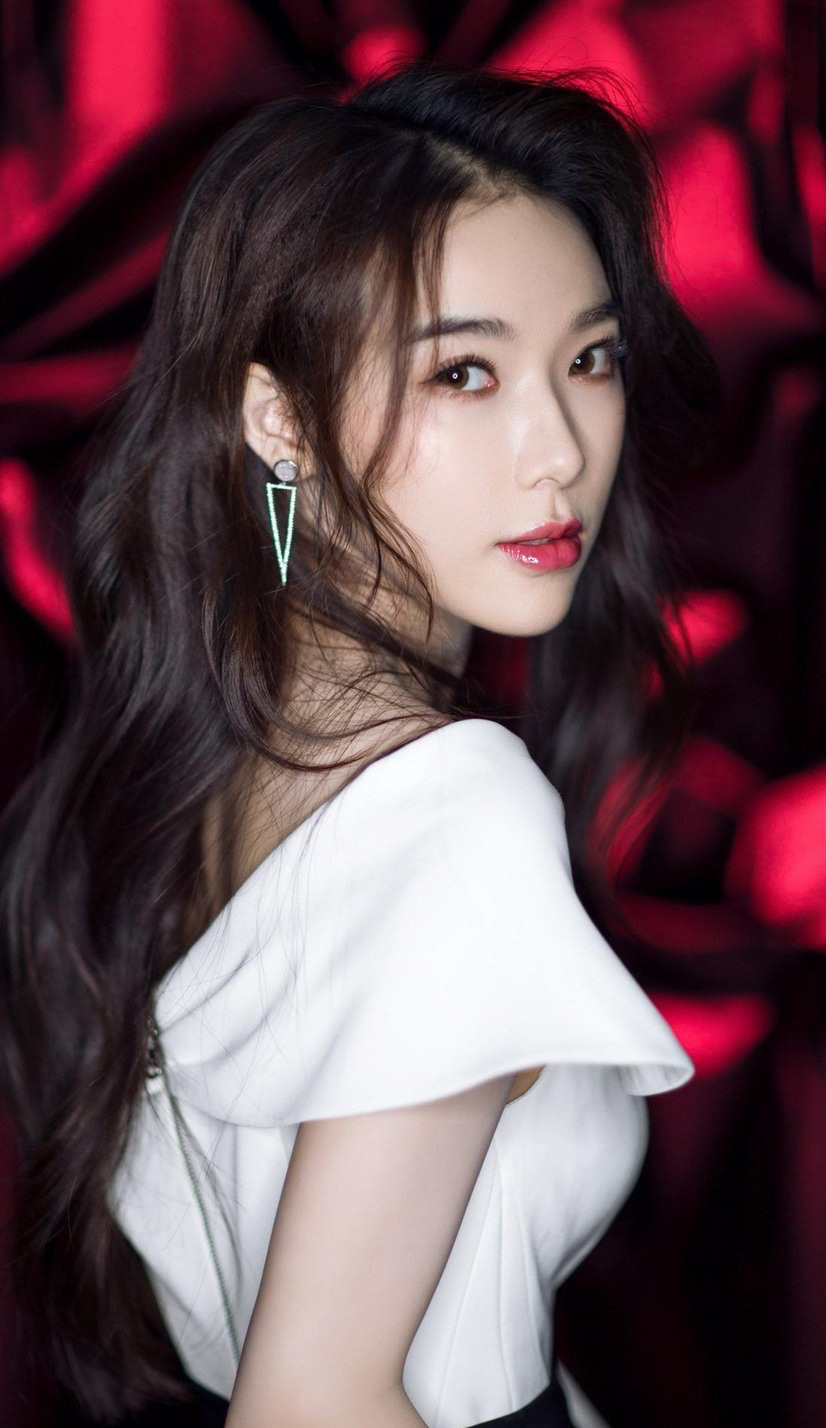 宁心:气质优雅,美丽动人