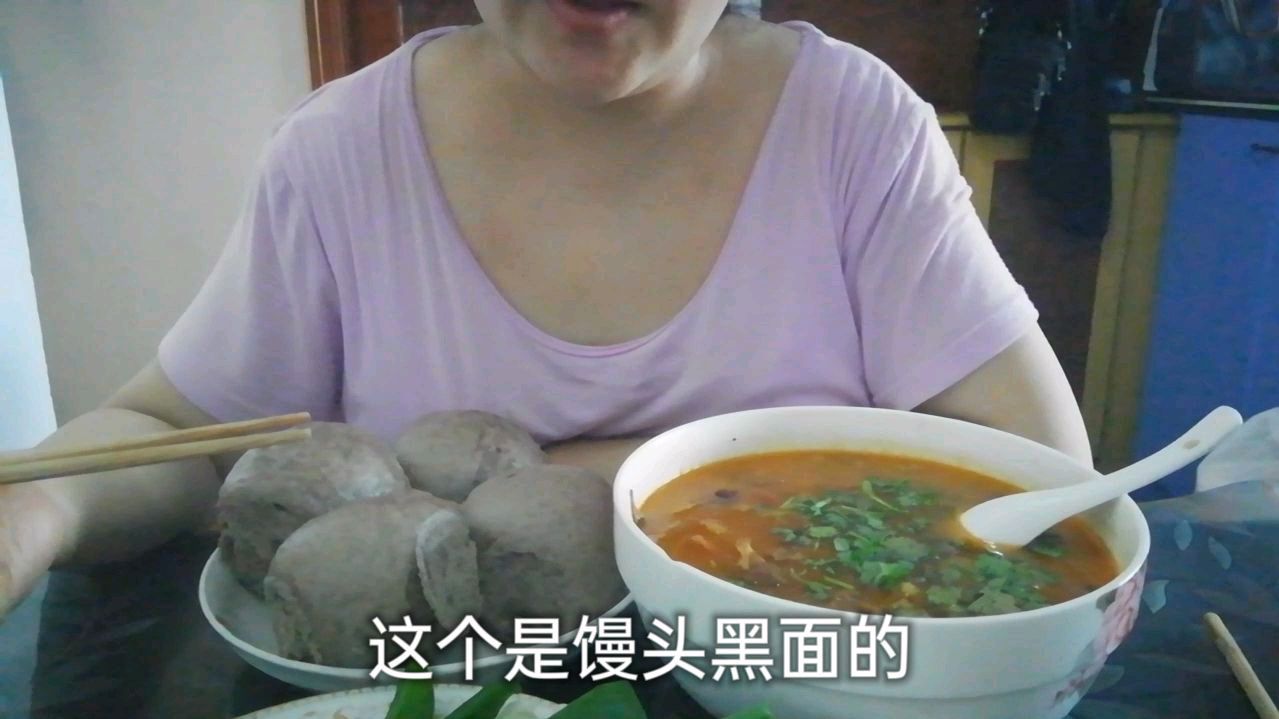 今天花了80元买了块牛腩,做个牛腩炖柿子,孩子吃了连连点赞