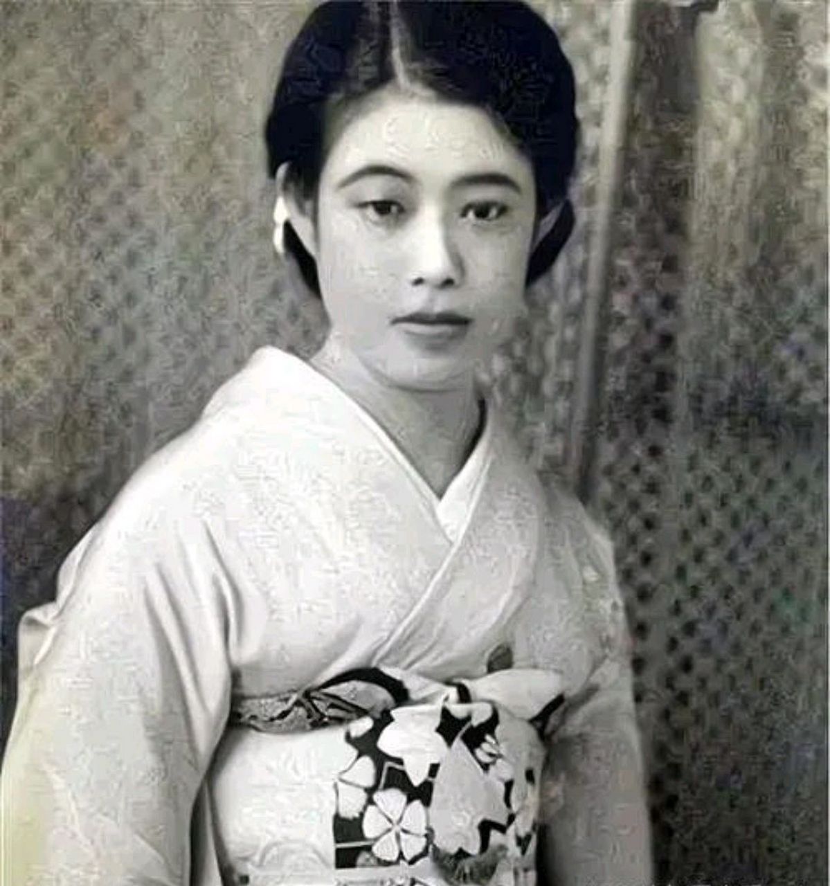 康有为在56岁时,娶了一个17岁的日本女佣市冈鹤子当四姨太.