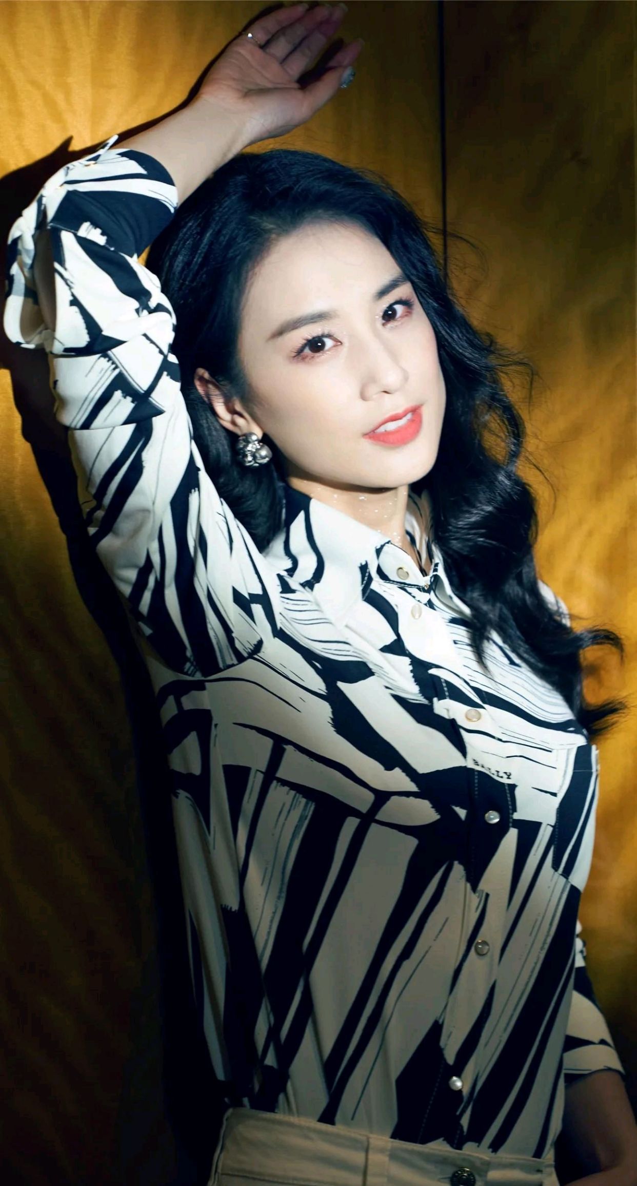 黄圣依高清写真壁纸,风姿绰约,性感迷人