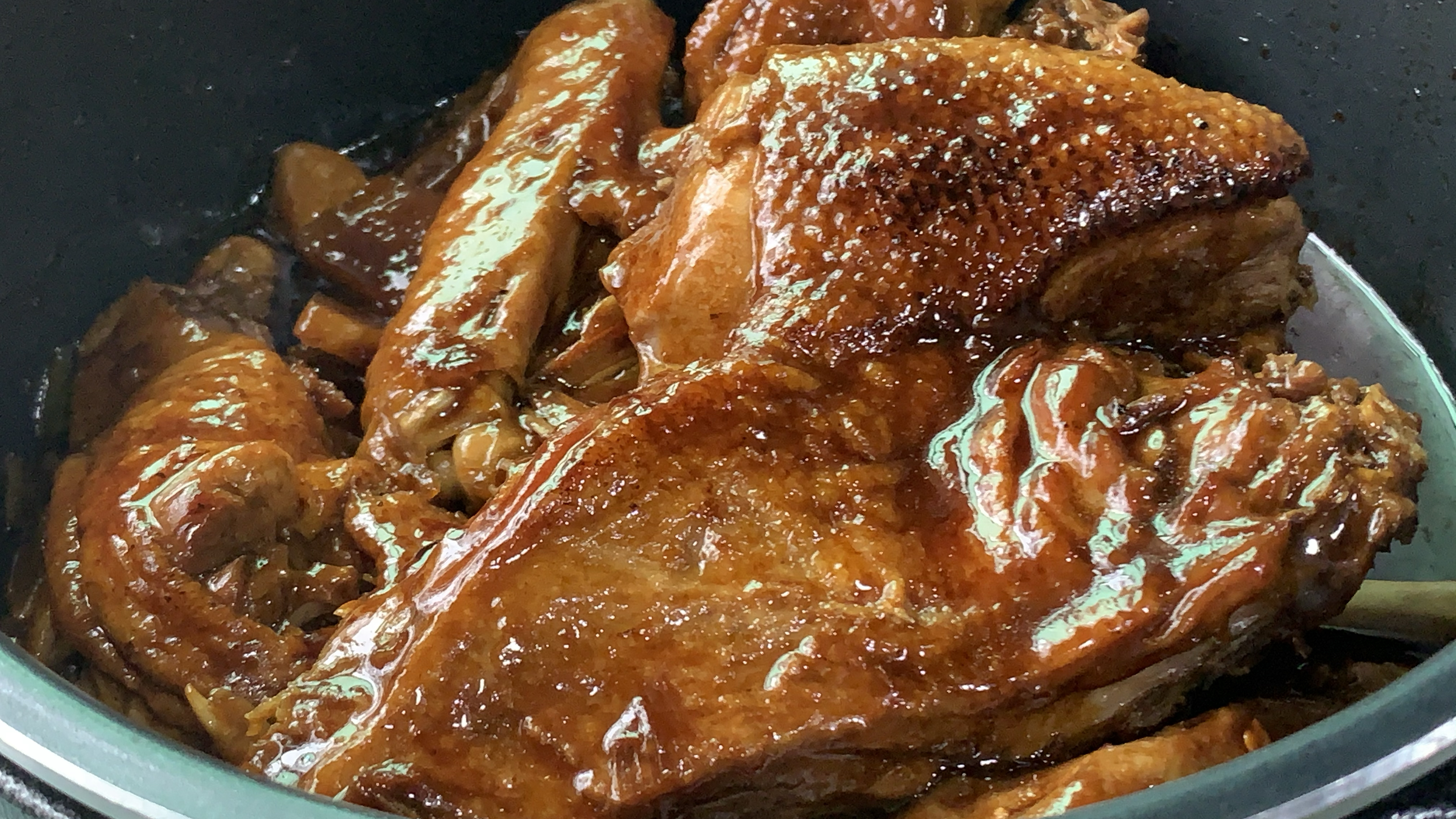 饭店卖火爆的黄焖鸭做法教程来啦,营养美味一定不要错过