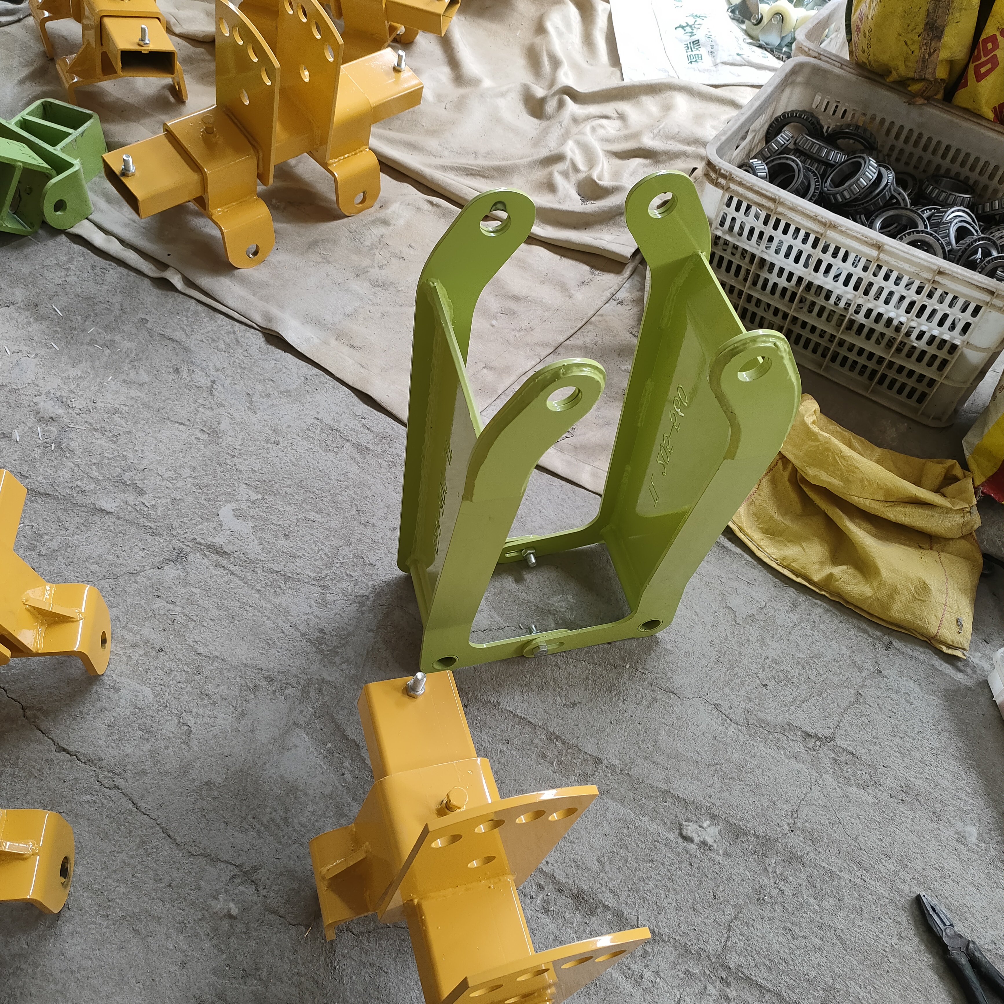 吊车旋转吊篮 免拆小钩支架360度配件大全吊车吊篮吊框顶框臂头篮