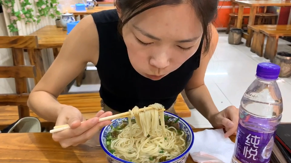泰安排名前三清真拉面馆口碑第一酸菜牛肉面经济实惠又好吃