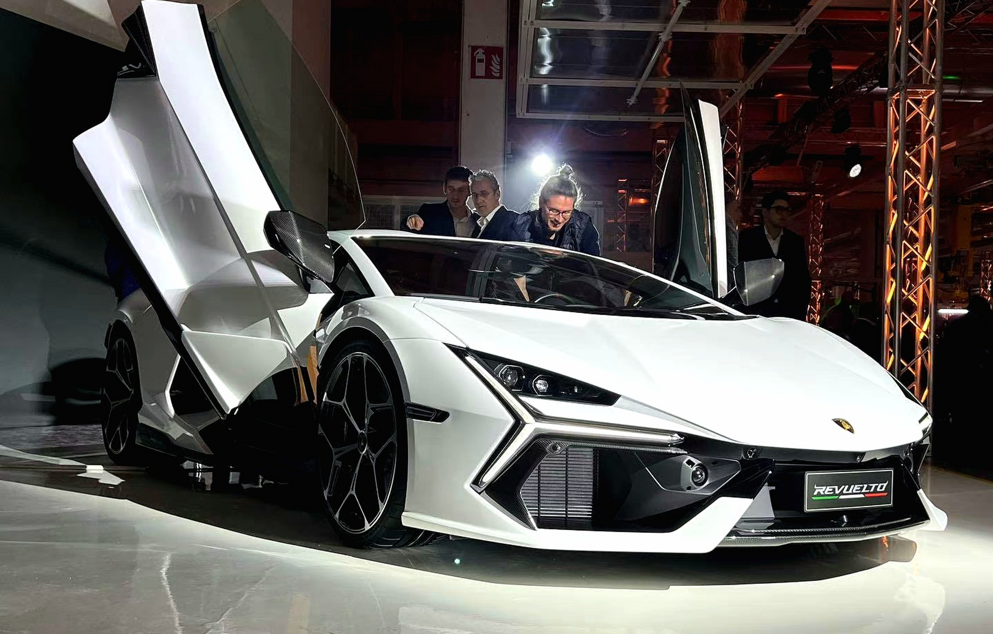 兰博基尼 revuelto,大牛颜值在线,前脸犀利,吸引眼球,喜欢吗