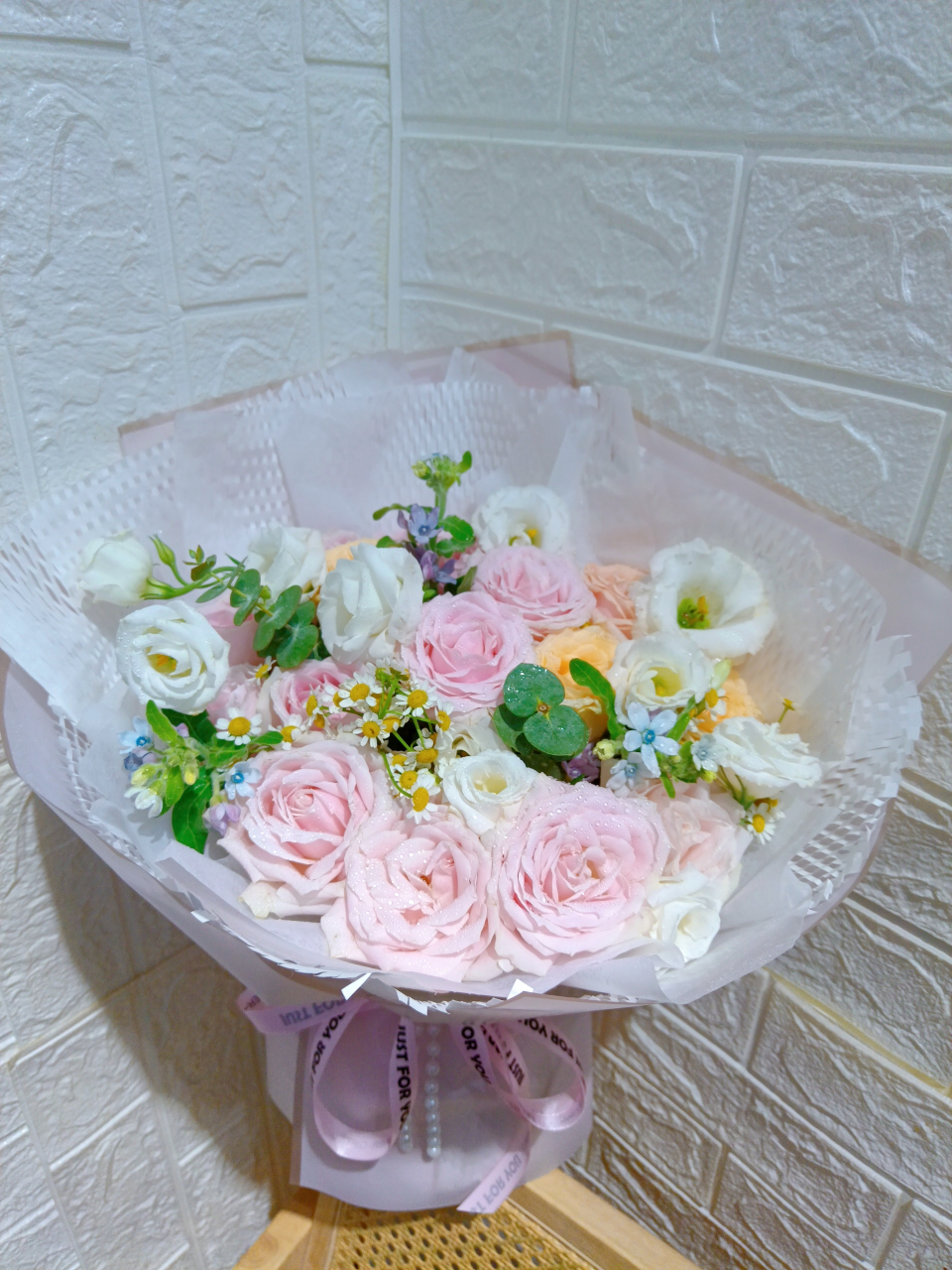 粉雪山玫瑰花束 适合送给闺蜜或者同事的生日花礼 也同样适合日常见面