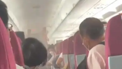 机舱内出现浓烟返航 西藏航空回应