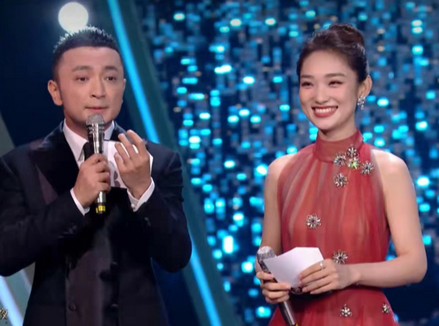 一次节目,记者问蓝羽:"你觉得谢霆锋是什么样的人?